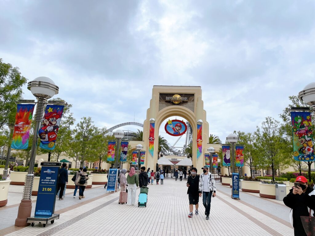 USJのエントランス