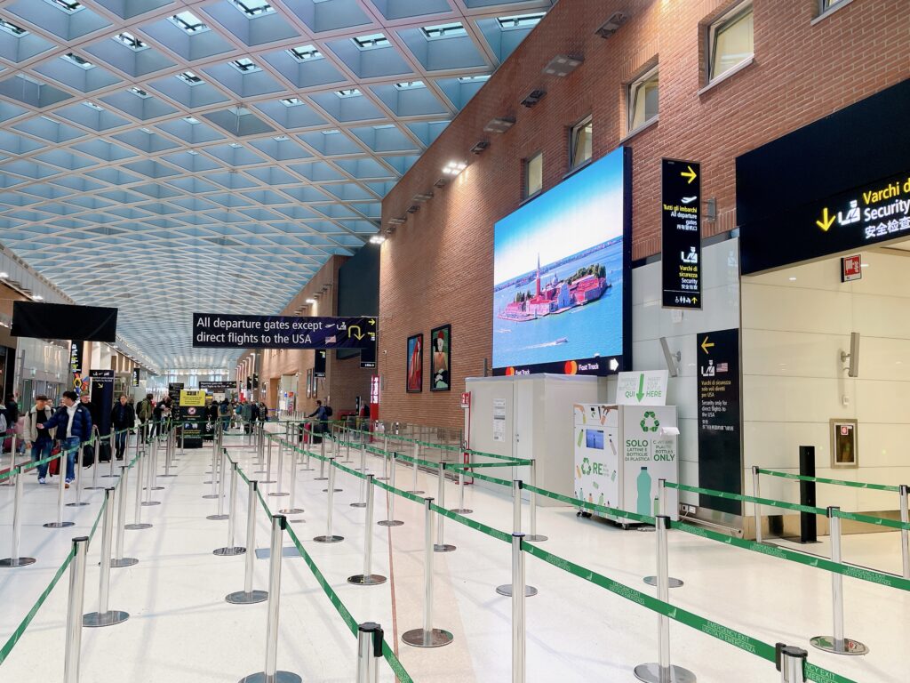 マルコポーロ国際空港