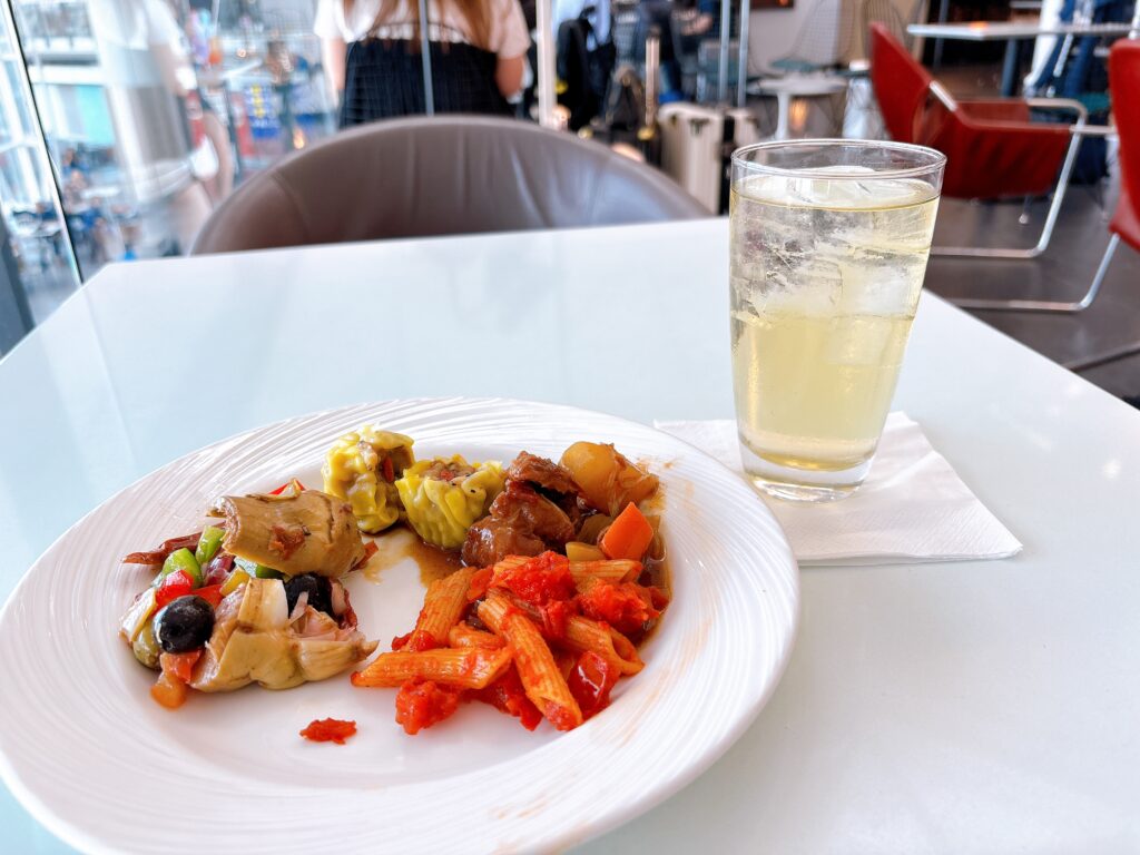 香港国際空港のセンチュリオンラウンジで食べた料理