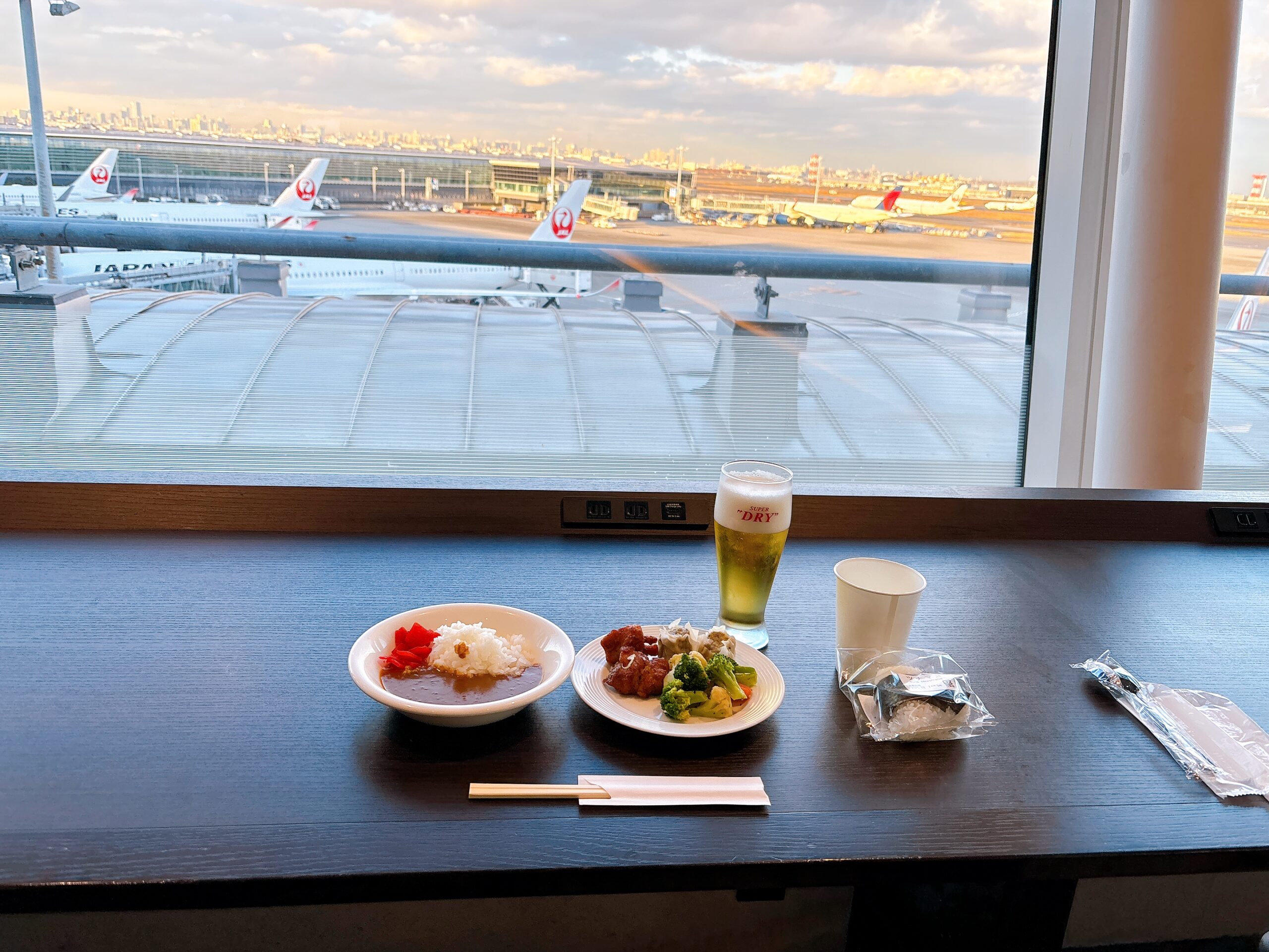 TIAT LOUNGEの軽食