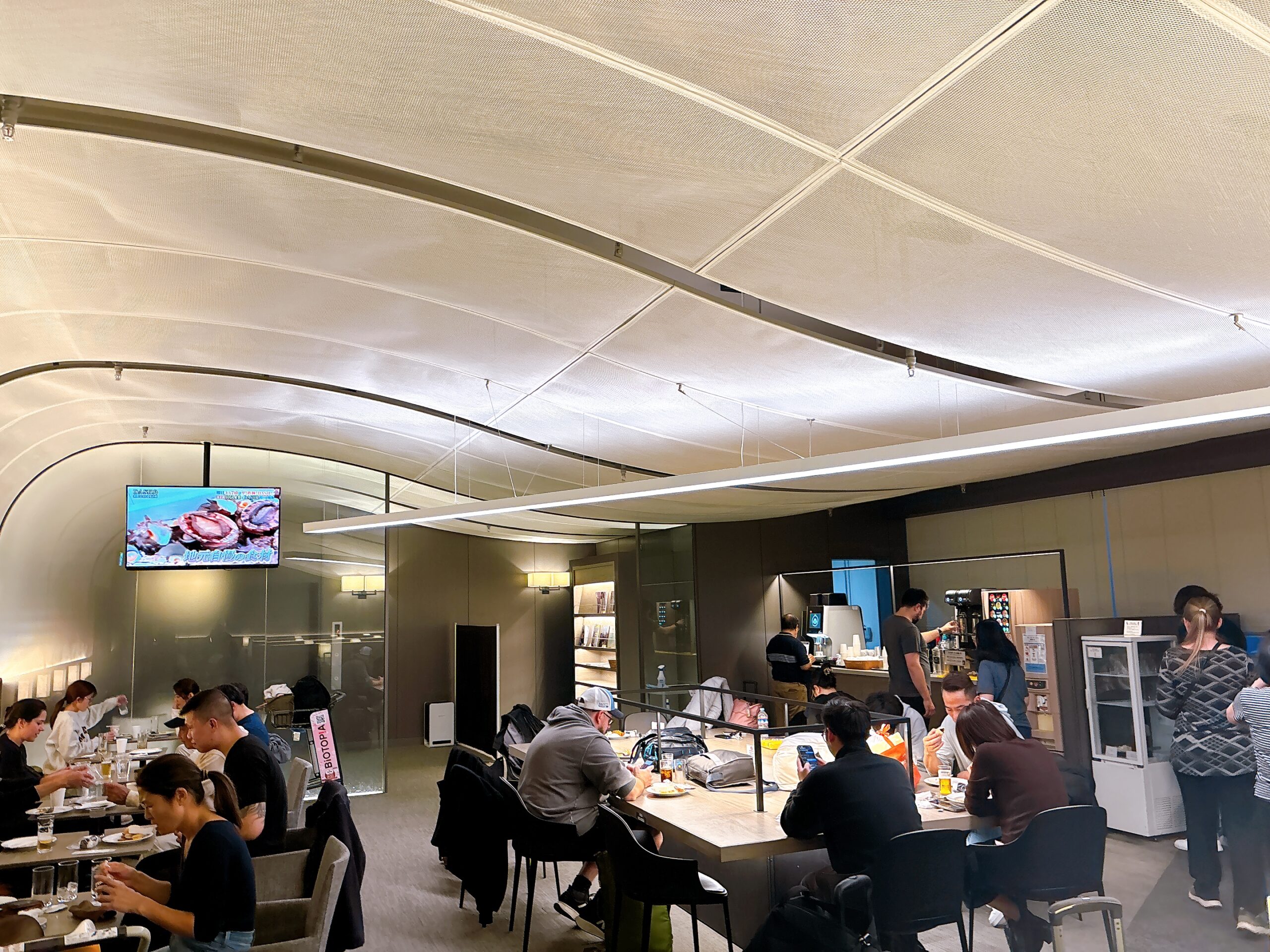 sky lounge southの内観