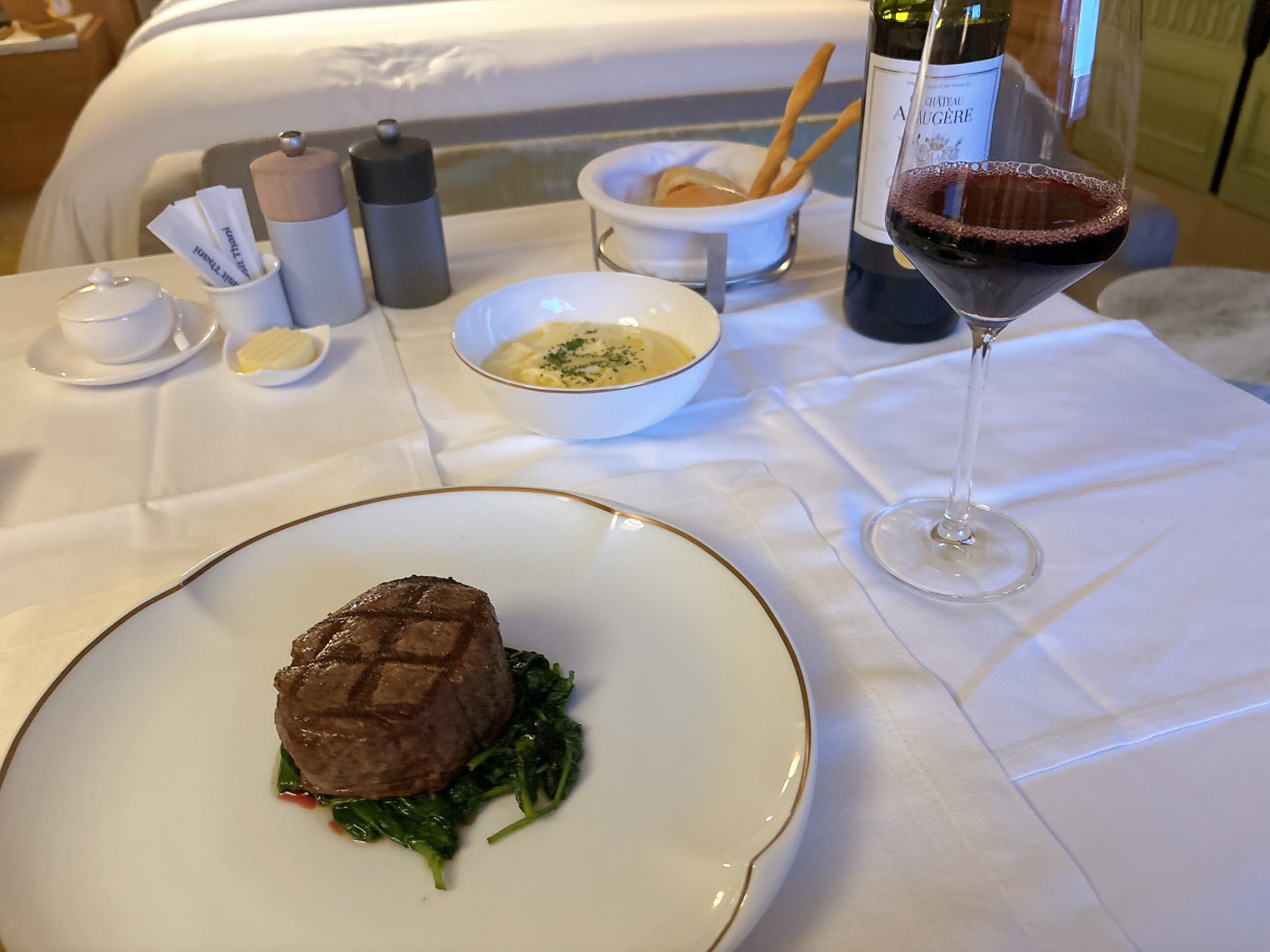 デュシタニバンコクのインルームダイニング