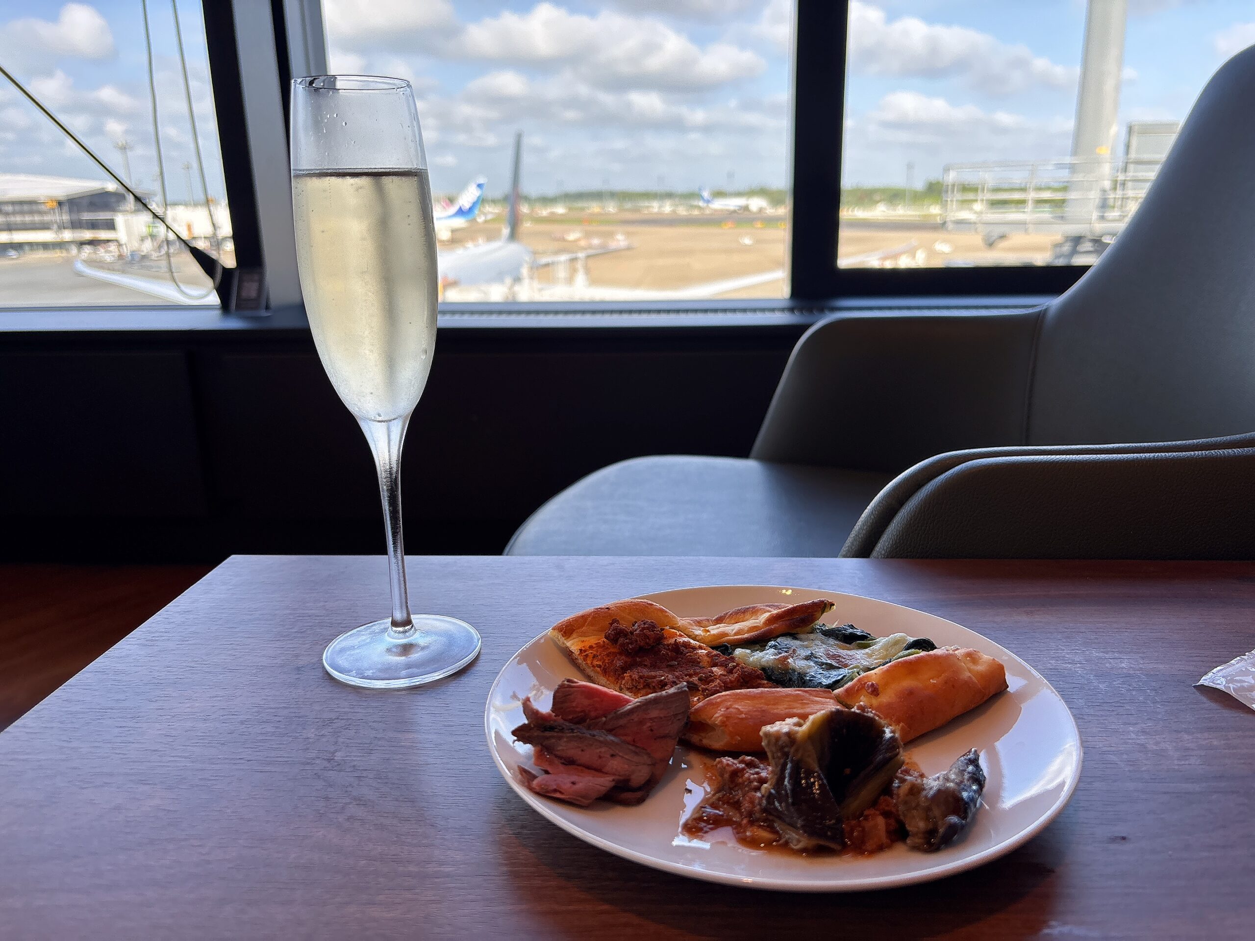 空港ラウンジのイメージ画像