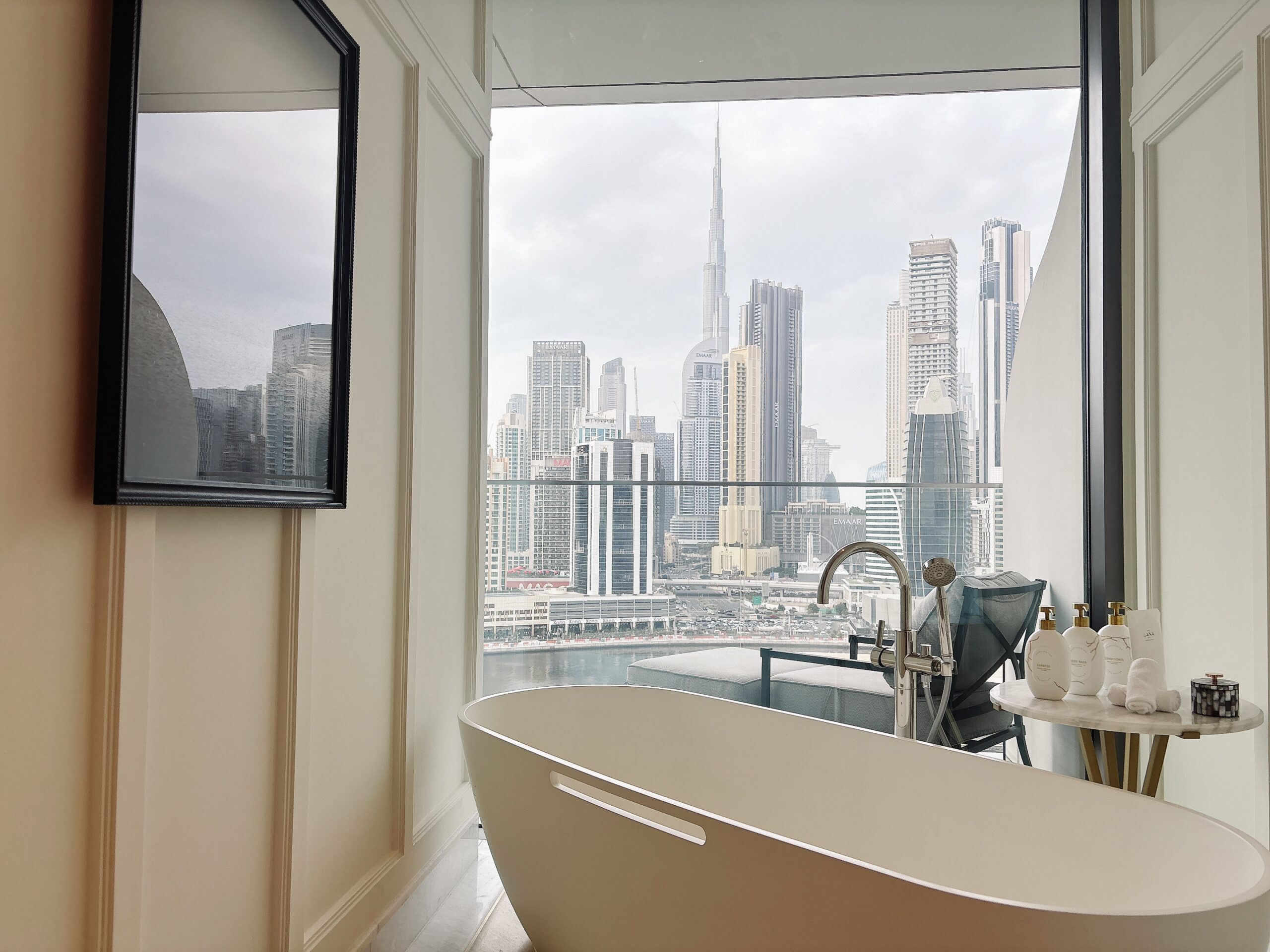 HoteLuxで予約したLANAドーチェスターコレクション