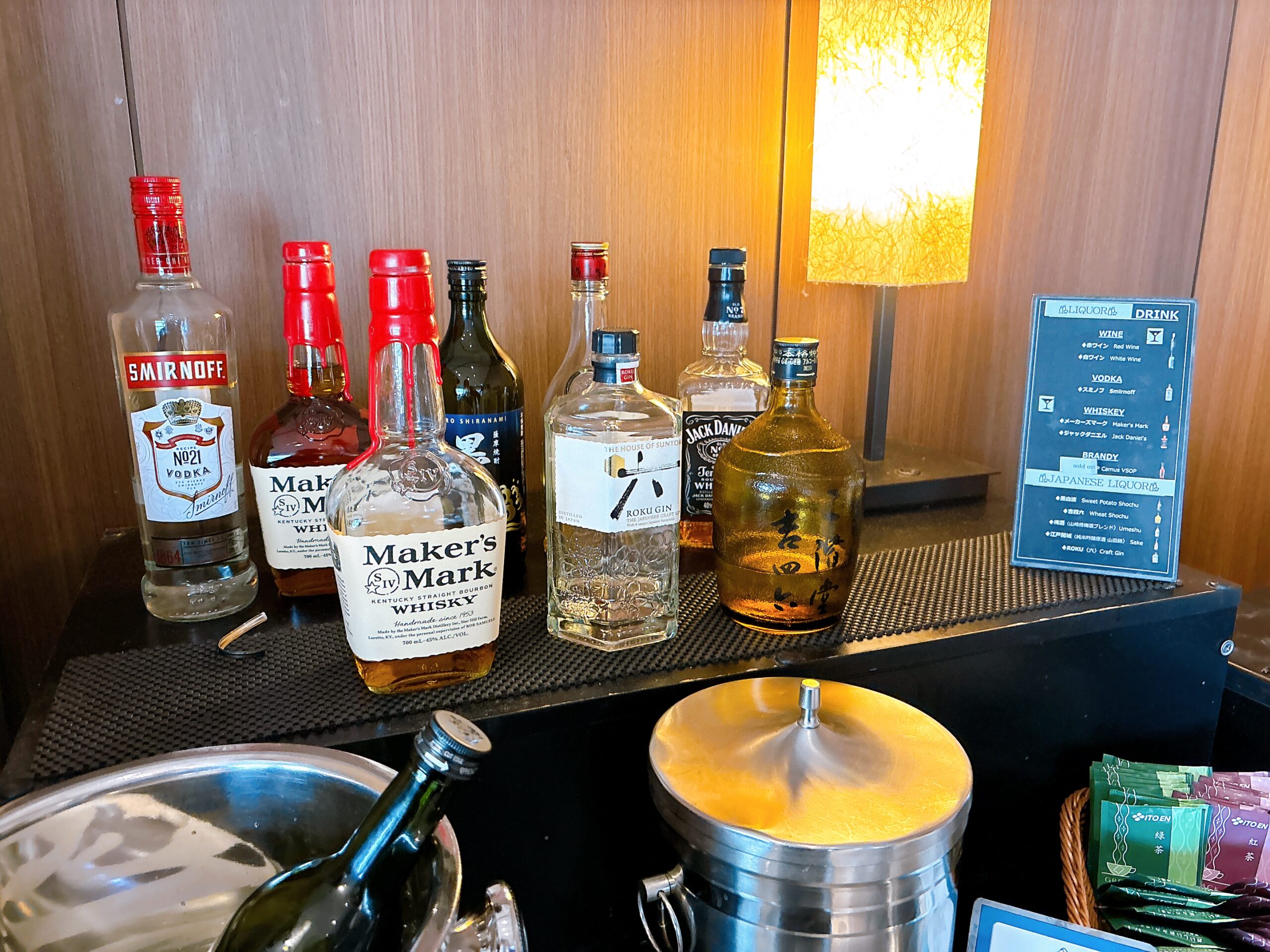 TIAT LOUNGEのお酒コーナー