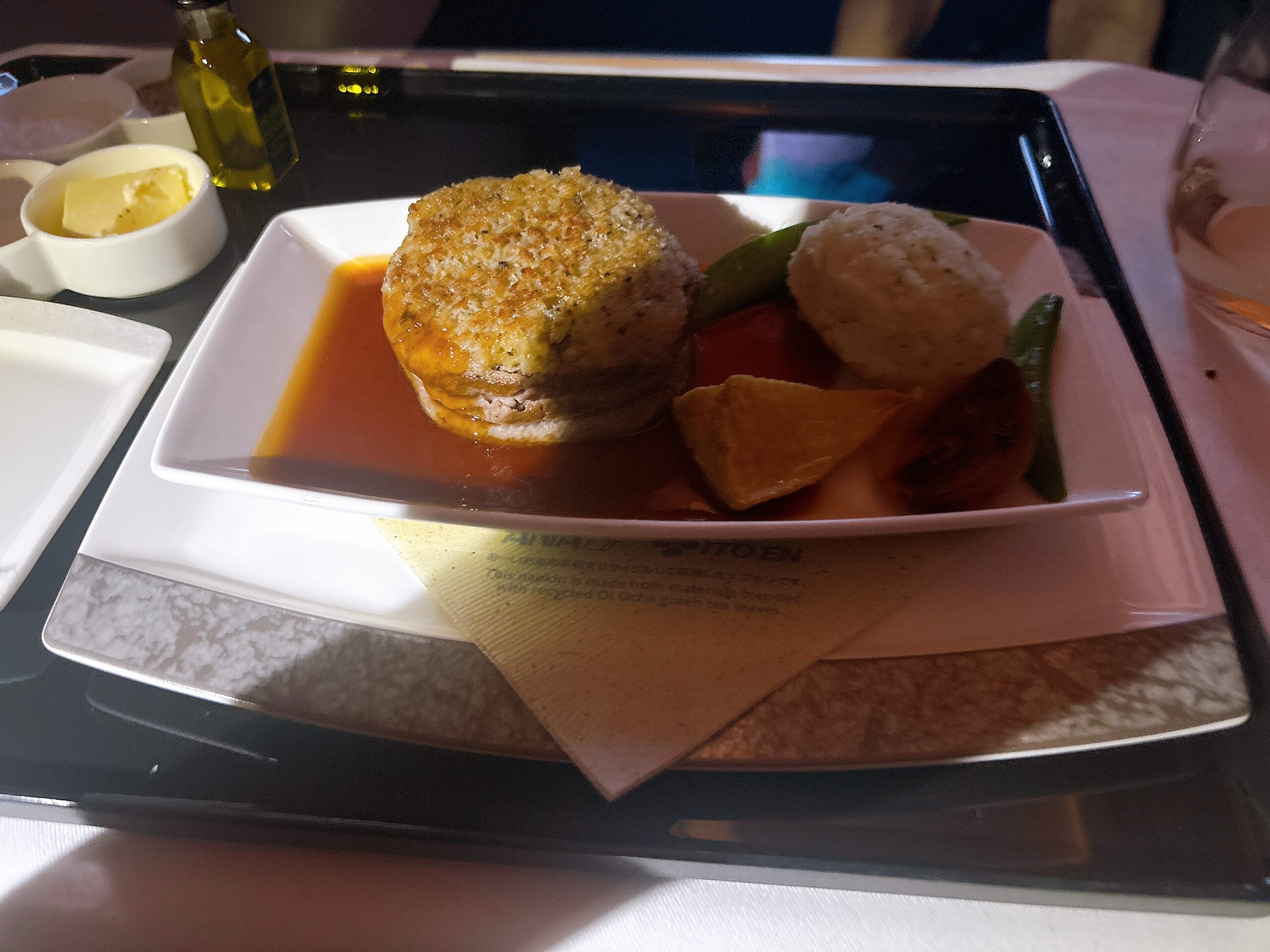 羽田-パリ線で提供されたビジネスクラスの機内食